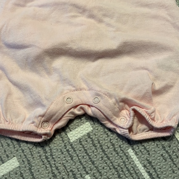RAE DUNN ARTISAN PINK BABY ROMPER, SWEETEST BABY EVER, SET OF 2, SIZE 0-3M - Picture 5 of 9